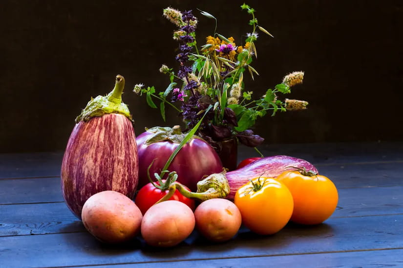 Patlıcangil Ailesi: Sağlıklı Besin Kaynağı mı, Sakıncalı mı?